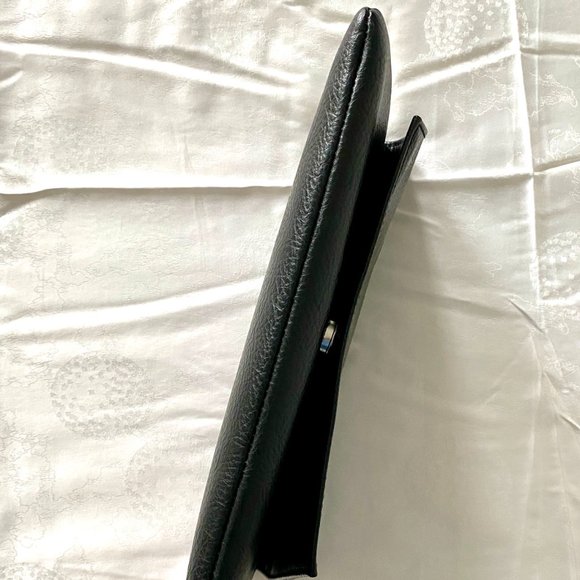 Matt and Nat Black Vegan Leather Clutch Bag - Picture 5 of 16